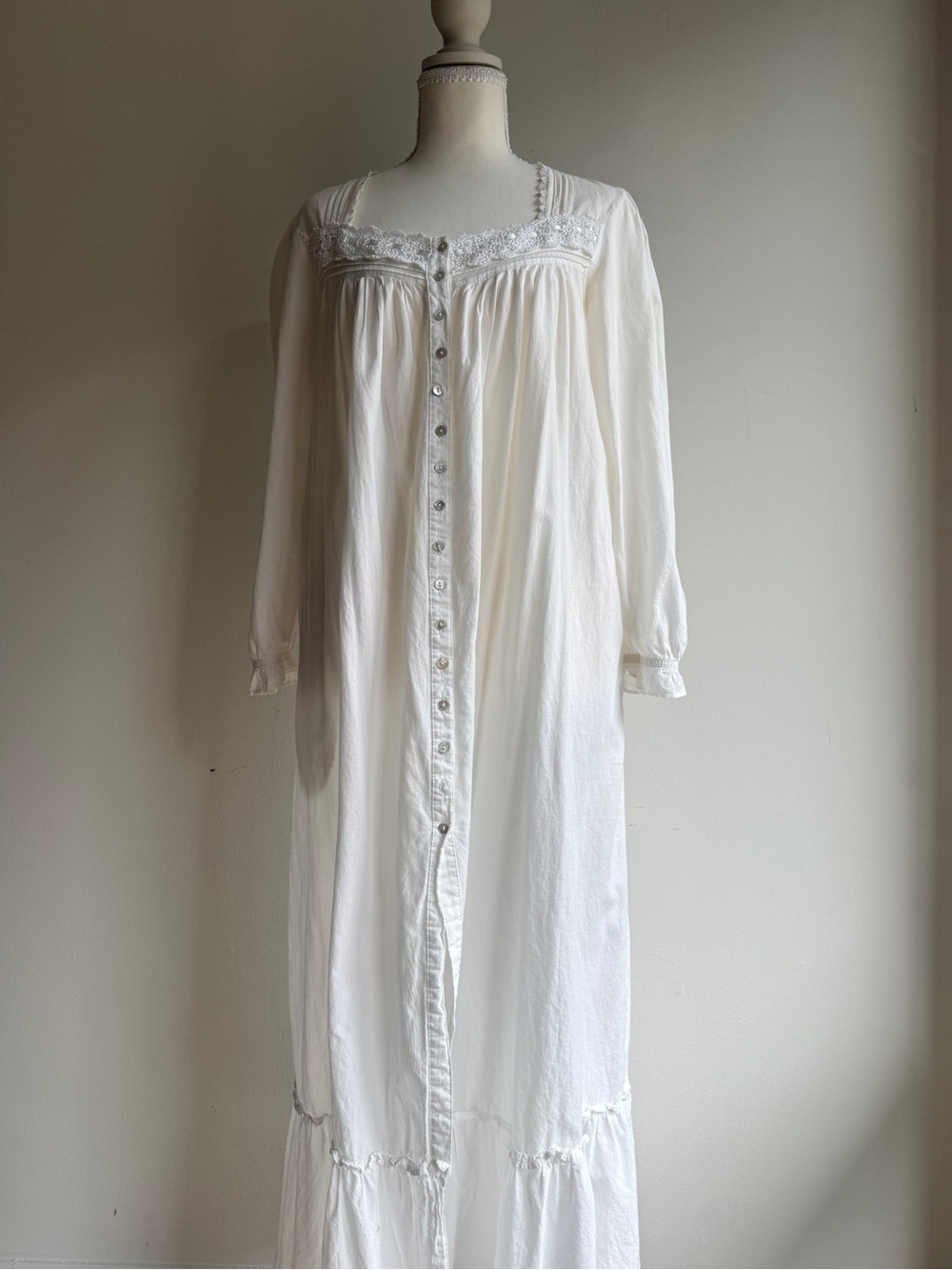 Eileen West Cream Long Button-Front Nightgown with Lace Yoke